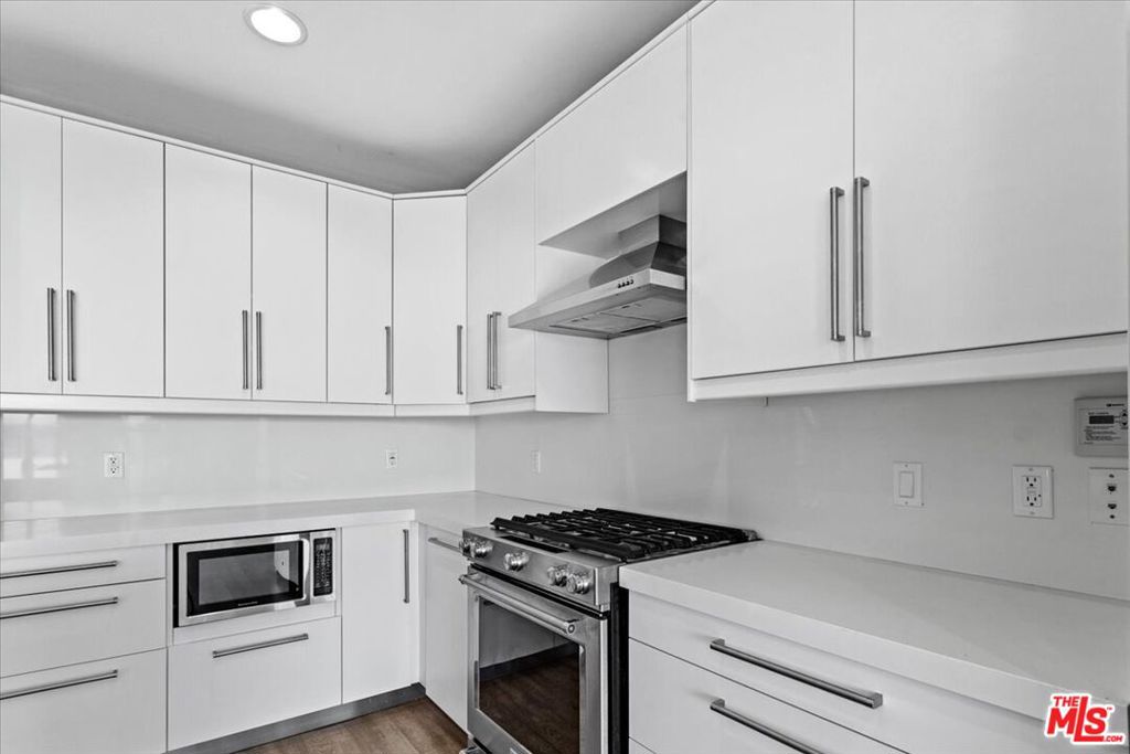 6955 Trolleyway Property Photo 9