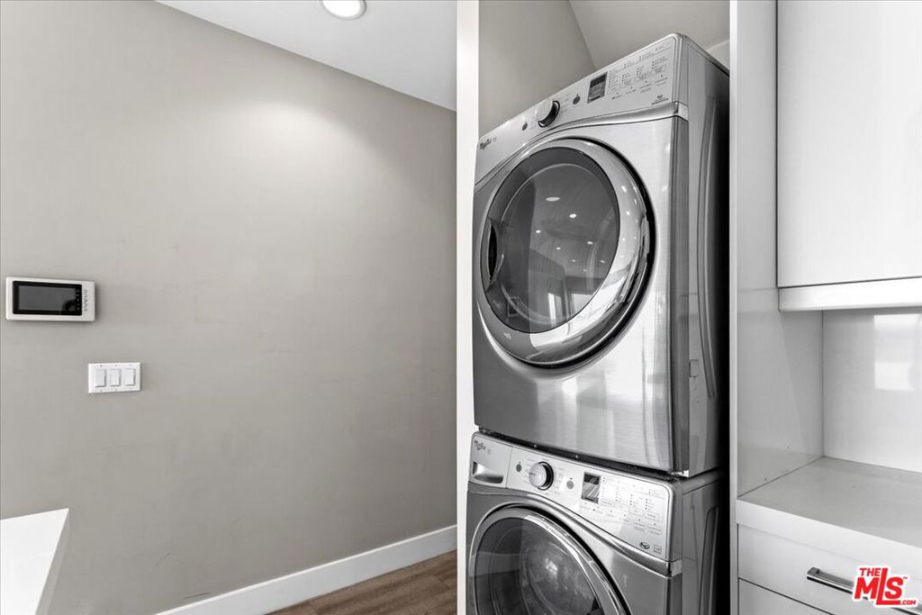 6955 Trolleyway Property Photo 11