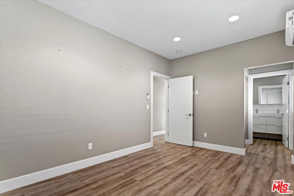 6955 Trolleyway Property Photo 12