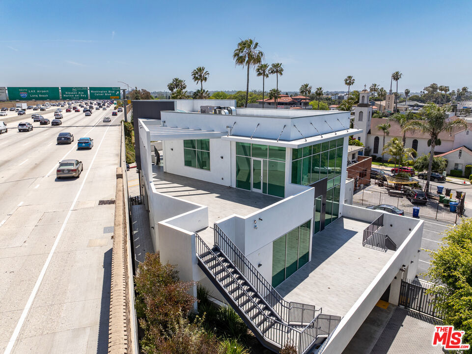 11259 W Washington Boulevard Property Photo 1