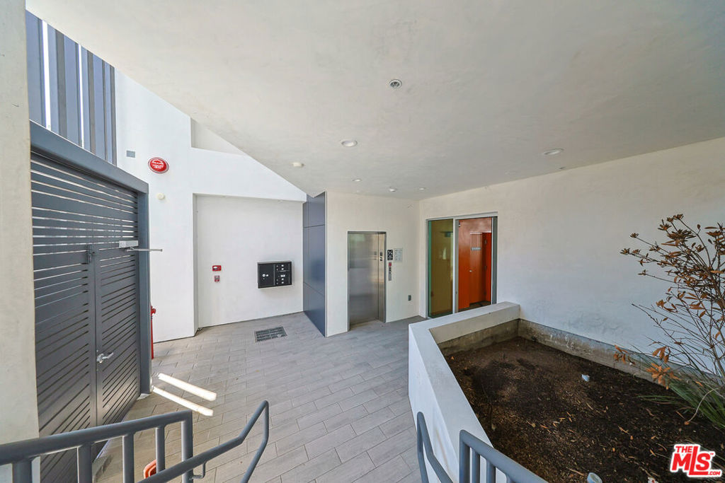11259 W Washington Boulevard Property Photo 14