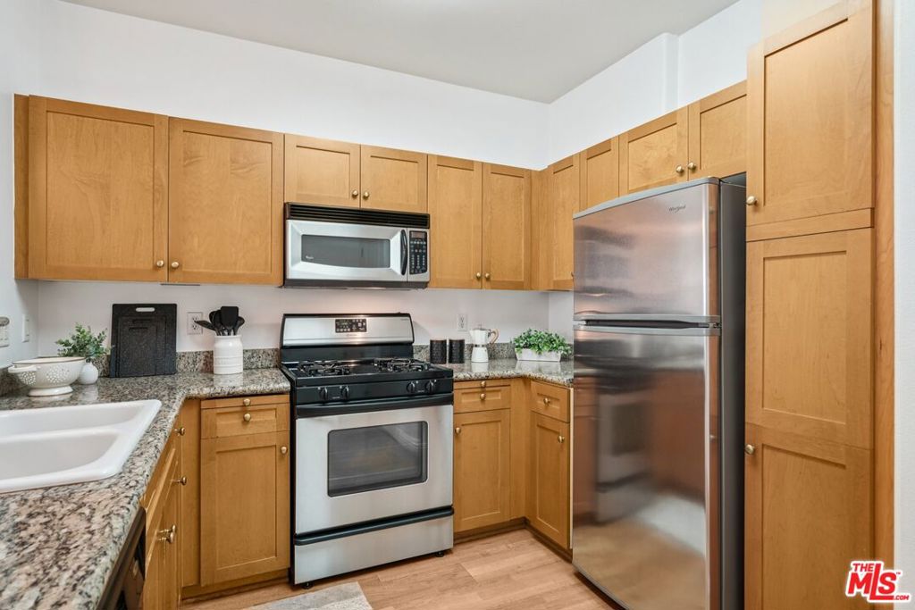 100 S Alameda Street 234 Property Photo 8