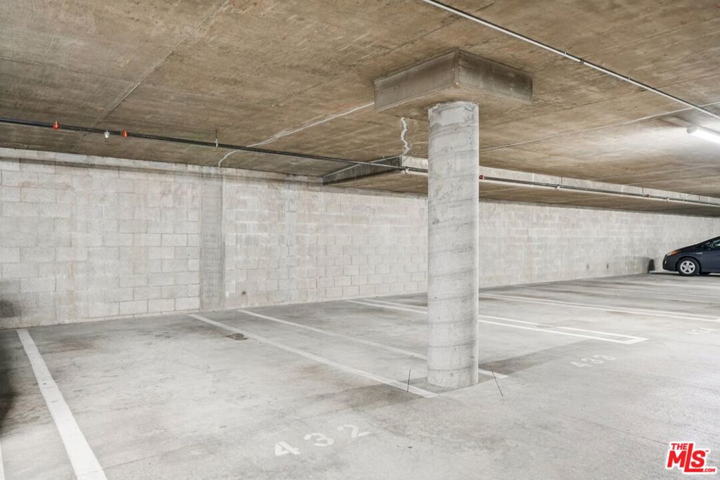 100 S Alameda Street 234 Property Photo 16