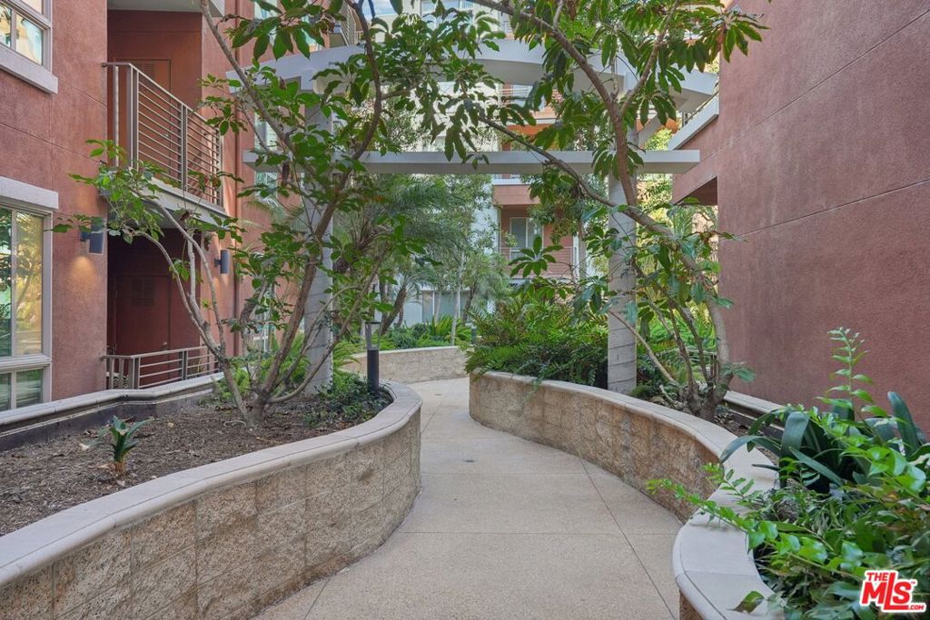 100 S Alameda Street 234 Property Photo 20