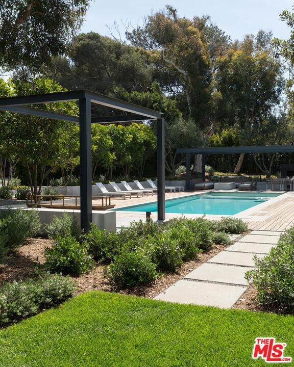 7310 Birdview Avenue Property Photo 2