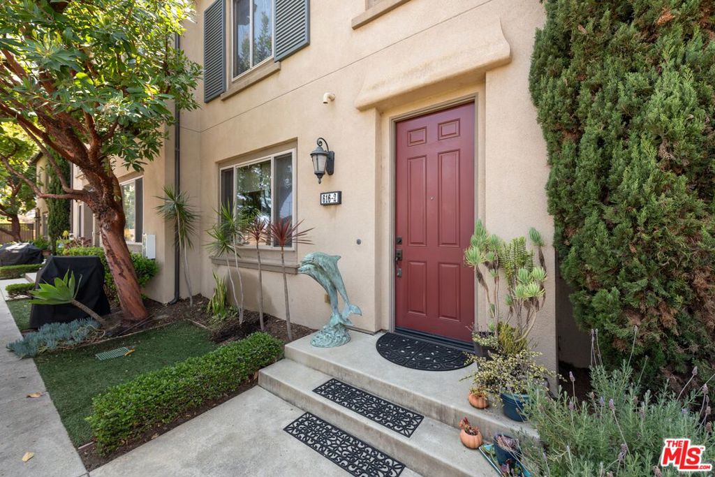616 W Imperial Avenue 2