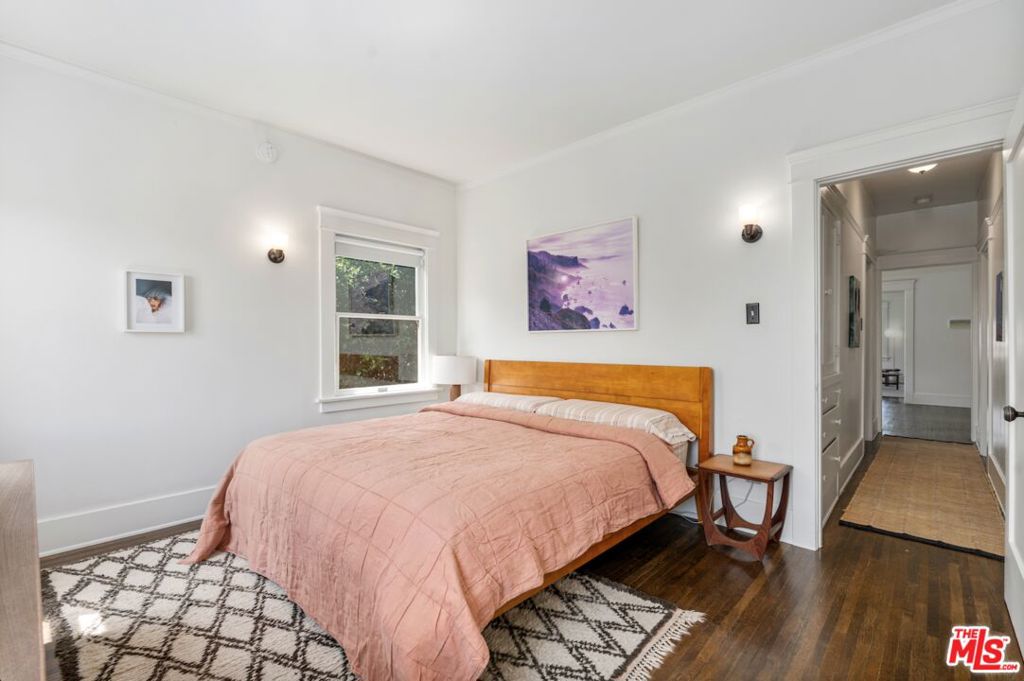 2936 S La Salle Avenue Property Photo 11