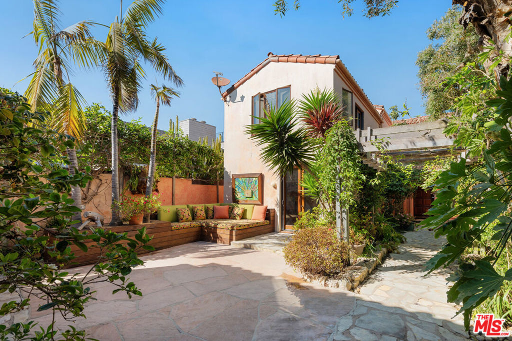 23351 Malibu Colony Road 108a Property Photo 3