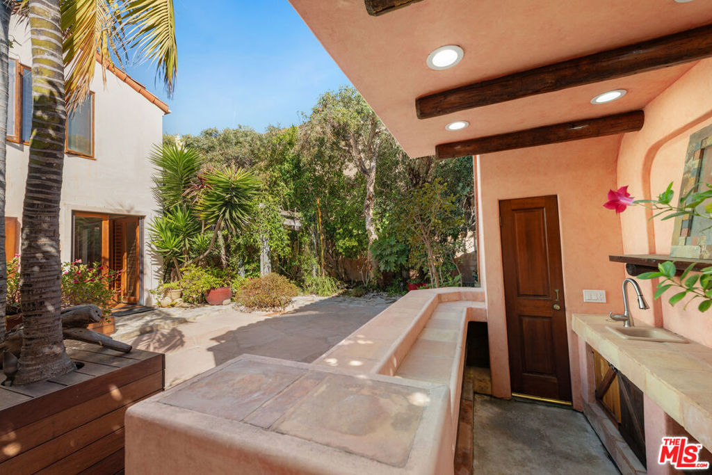 23351 Malibu Colony Road 108a Property Photo 7