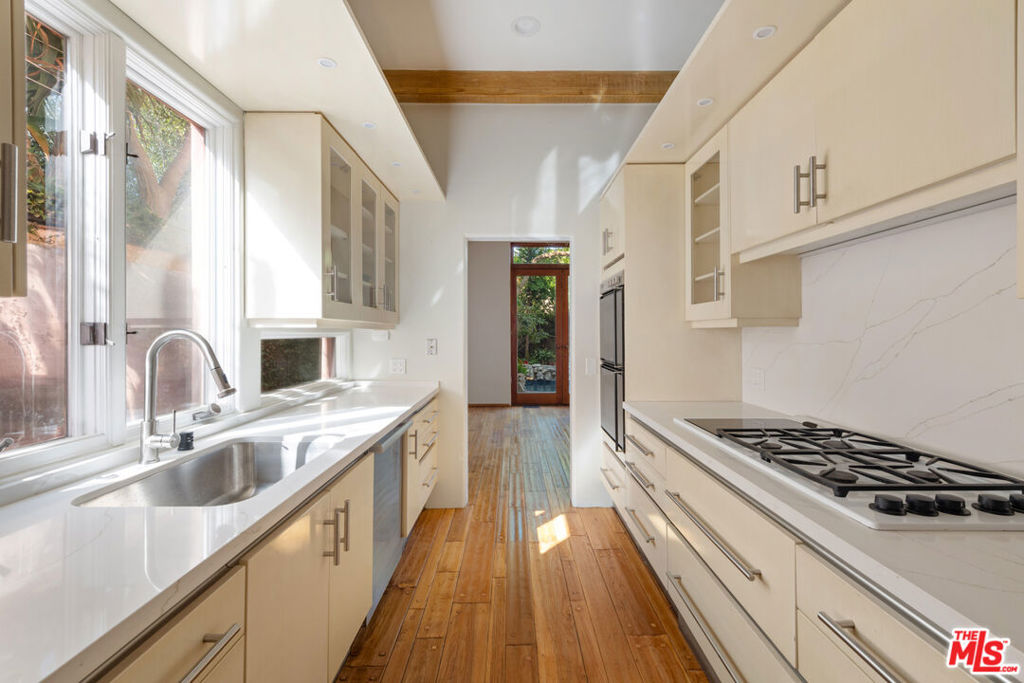 23351 Malibu Colony Road 108a Property Photo 12