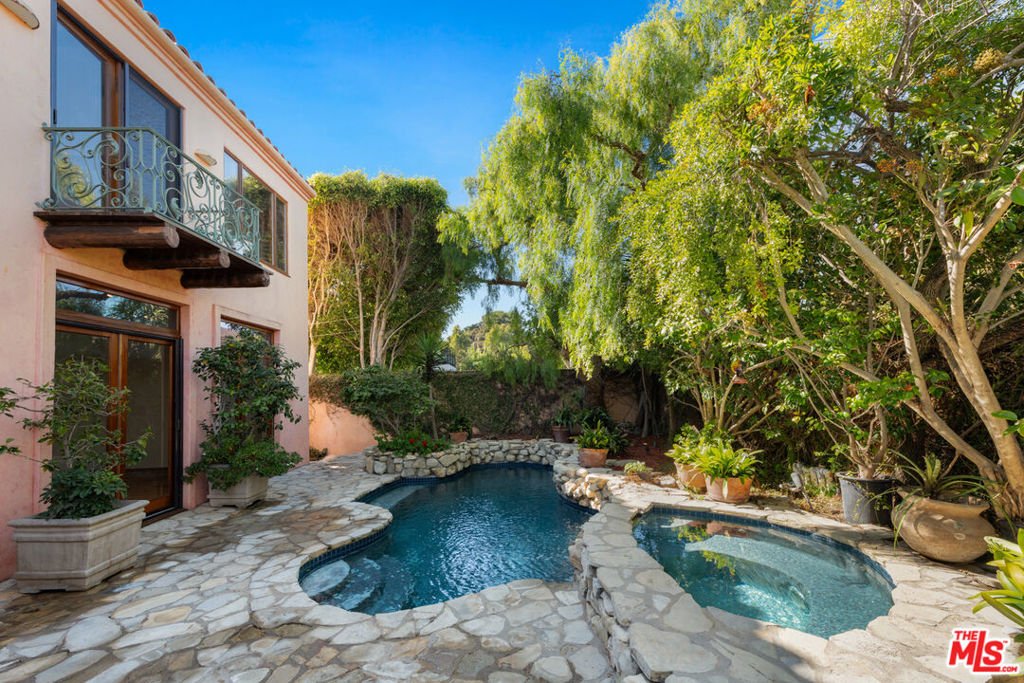 23351 Malibu Colony Road 108a Property Photo 14
