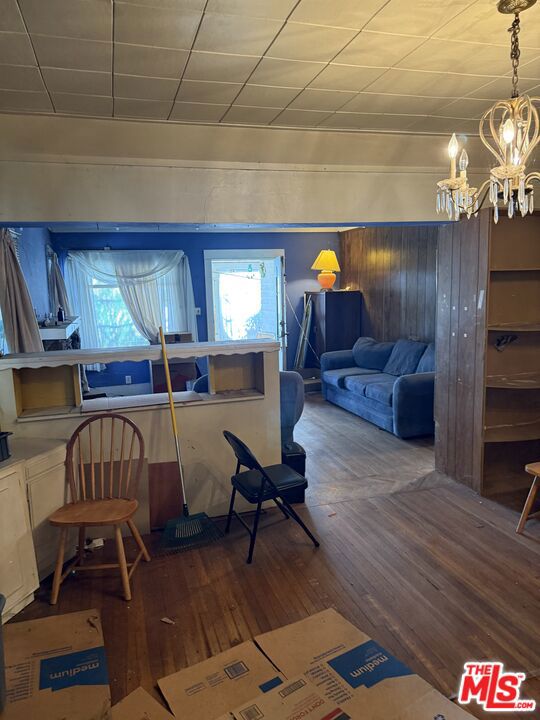 5013 N Huntington Drive Property Photo 7