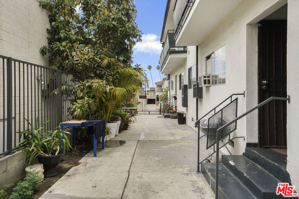 254 S Normandie Avenue Property Photo 5
