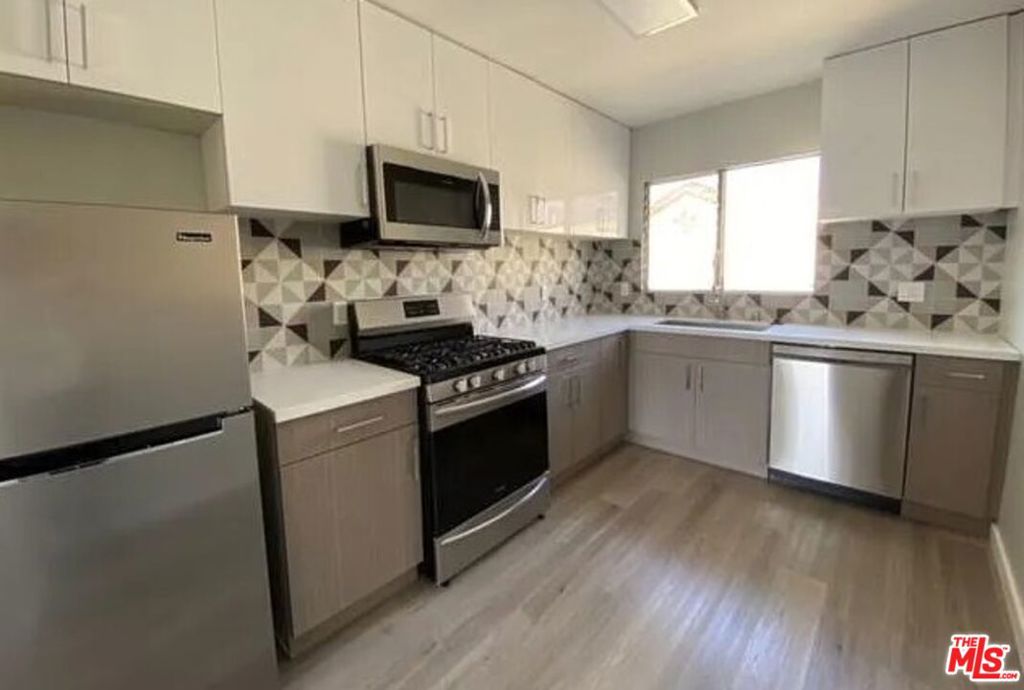 254 S Normandie Avenue Property Photo 6