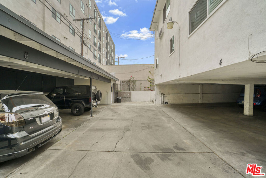 254 S Normandie Avenue Property Photo 8
