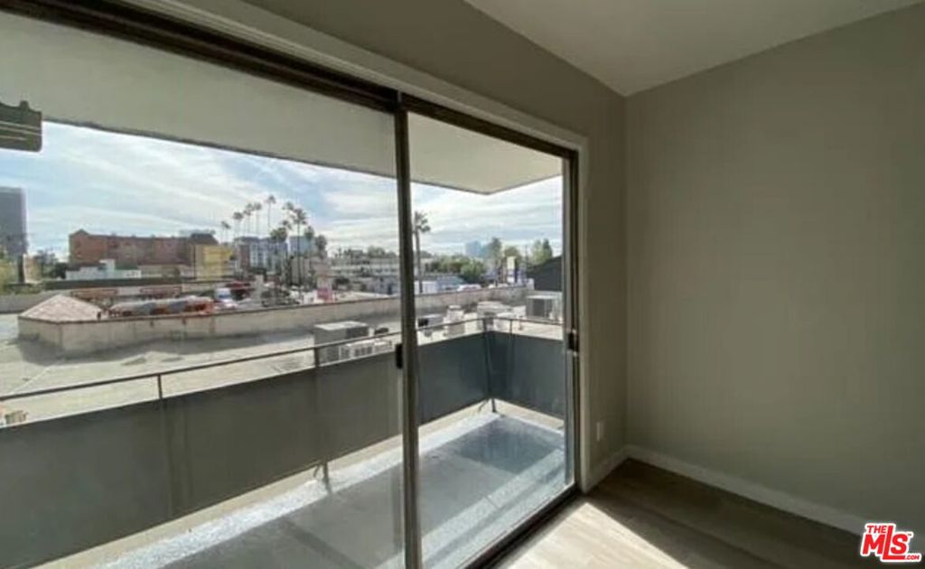 254 S Normandie Avenue Property Photo 12