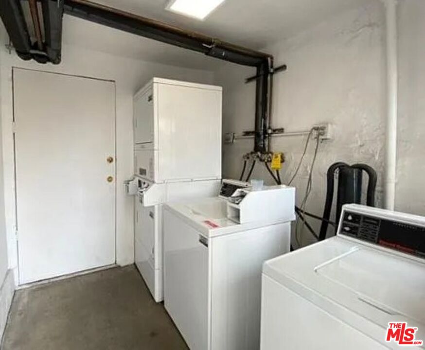 254 S Normandie Avenue Property Photo 15