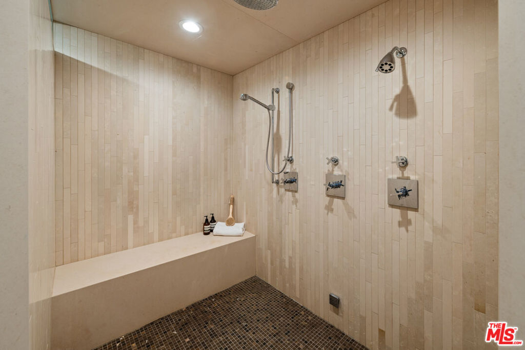 2576 Benedict Canyon Drive Property Photo 13
