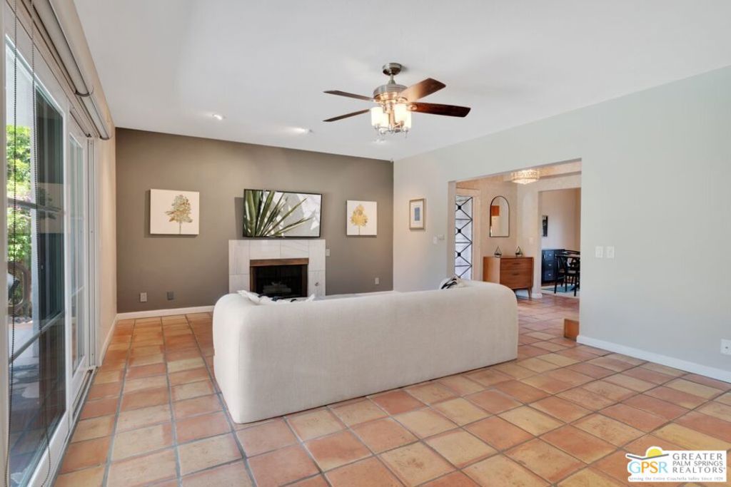 307 W Arenas Road Property Photo 10