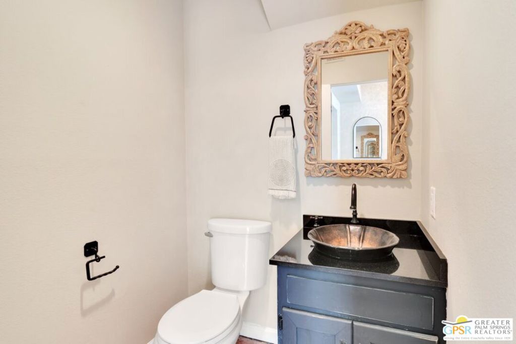 307 W Arenas Road Property Photo 12