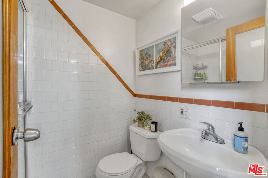 2201 Ocean Avenue Property Photo 18