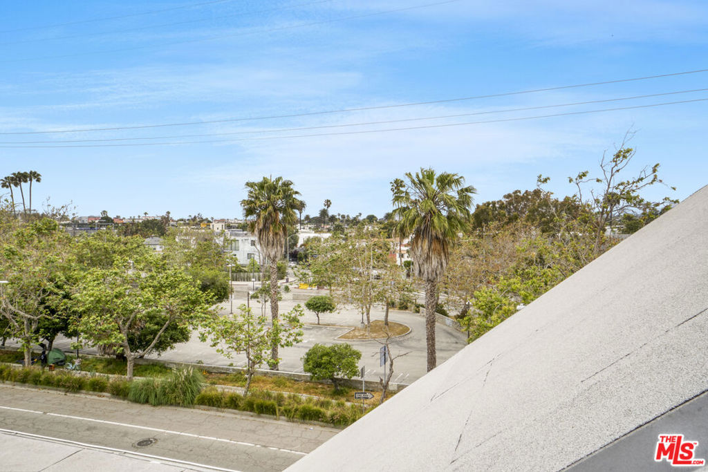 2201 Ocean Avenue Property Photo 30