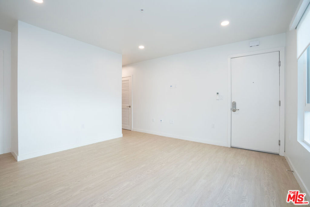 847 S Sherbourne Drive Property Photo 13