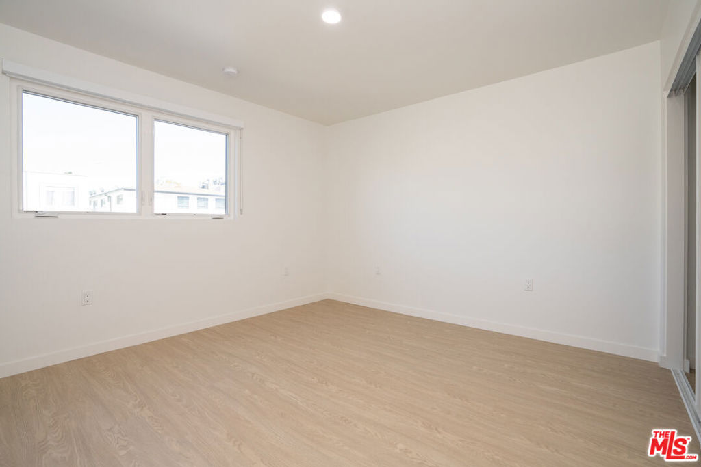 847 S Sherbourne Drive Property Photo 18