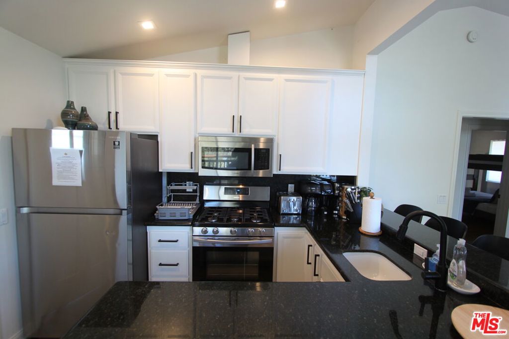 772 Cove Drive Property Photo 9