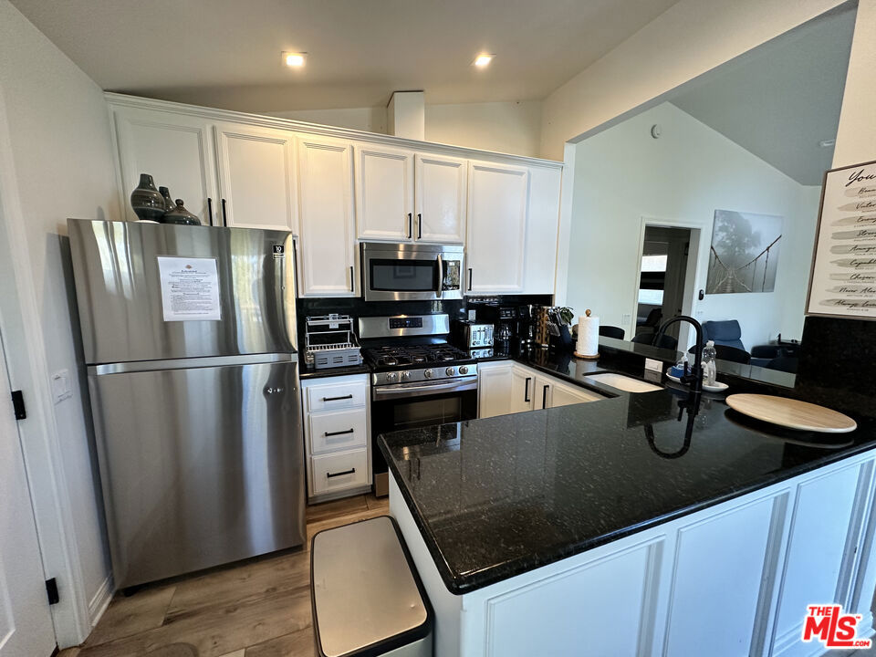 772 Cove Drive Property Photo 11