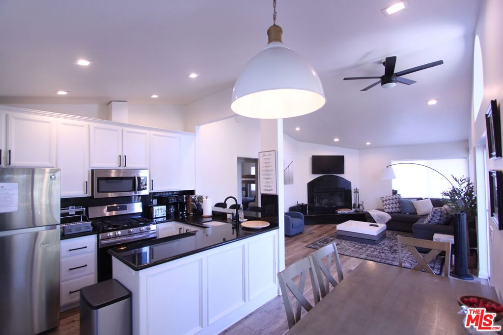 772 Cove Drive Property Photo 13