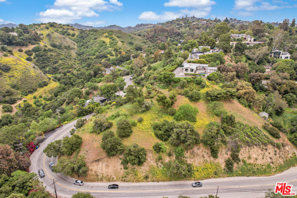 3301 Coldwater Canyon Avenue Property Photo 7