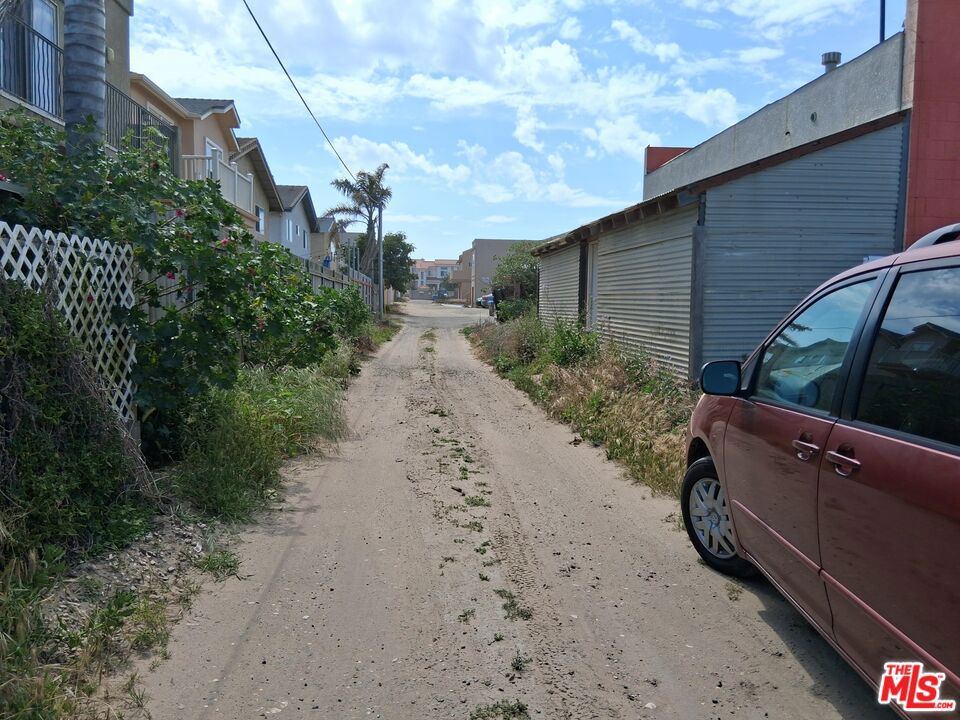 370 Pier Avenue Property Photo 7