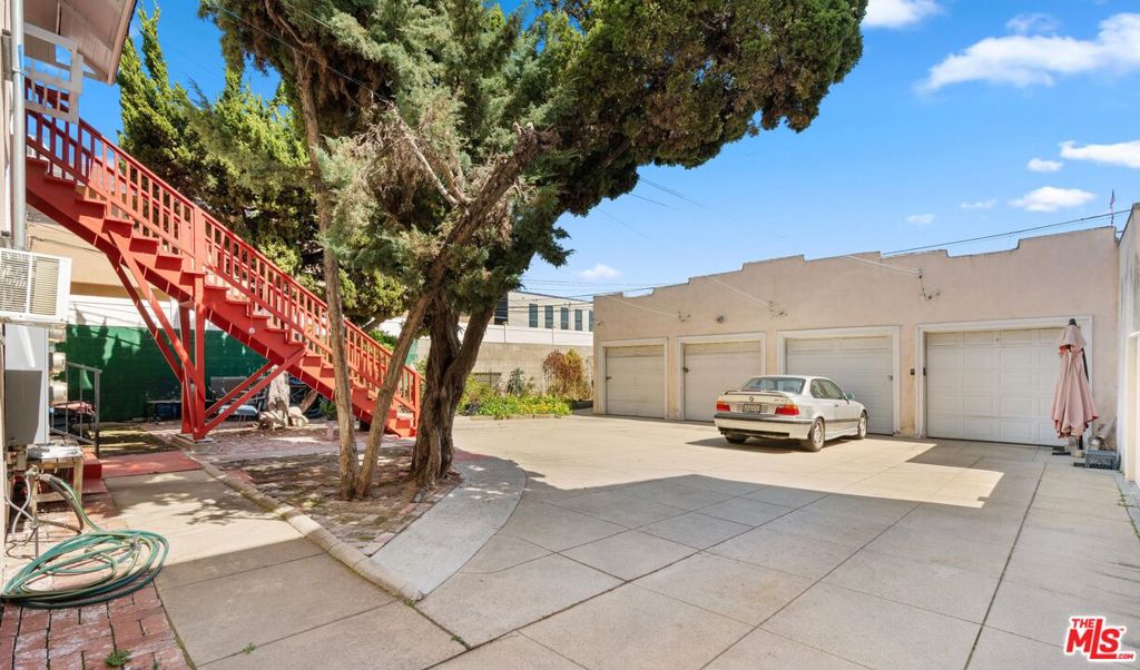 1918 Rosalia Road Property Photo 13