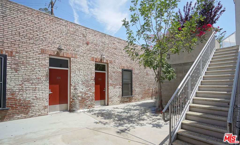 922 W 23rd Street 201 Property Photo 4