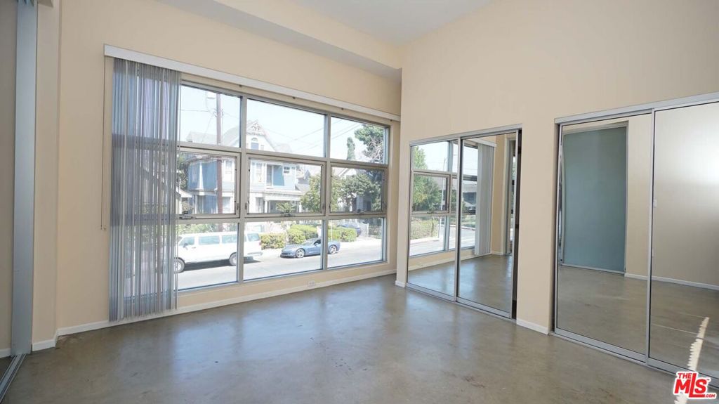 922 W 23rd Street 201 Property Photo 10