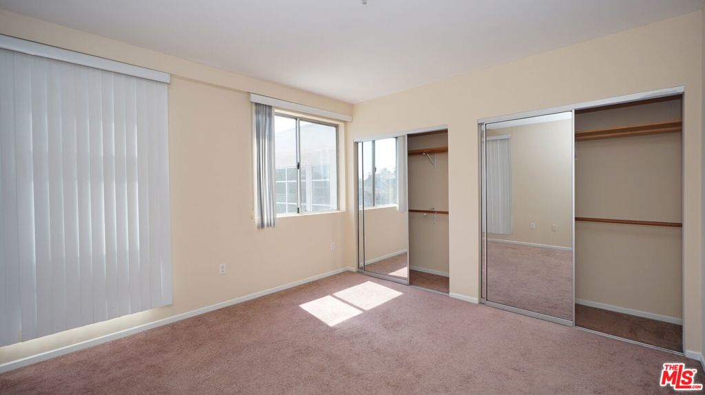 922 W 23rd Street 201 Property Photo 12