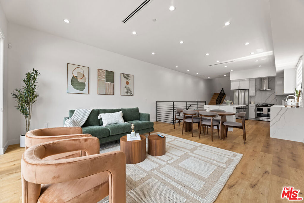 5118 1/2 Laurel Canyon Property Photo