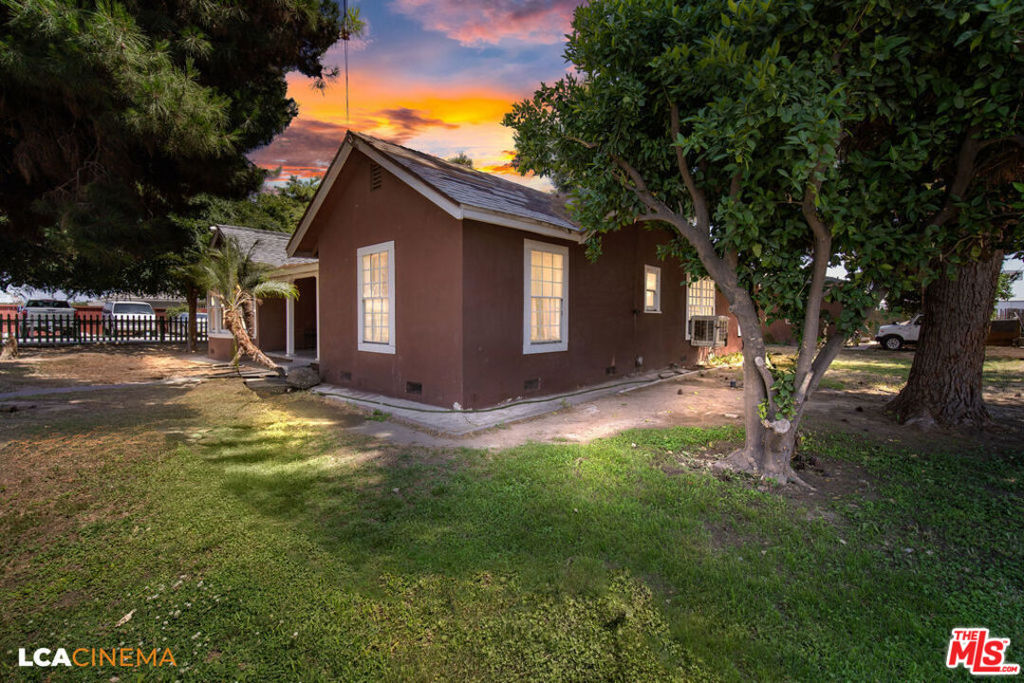 1575 Olive Drive Property Photo 8