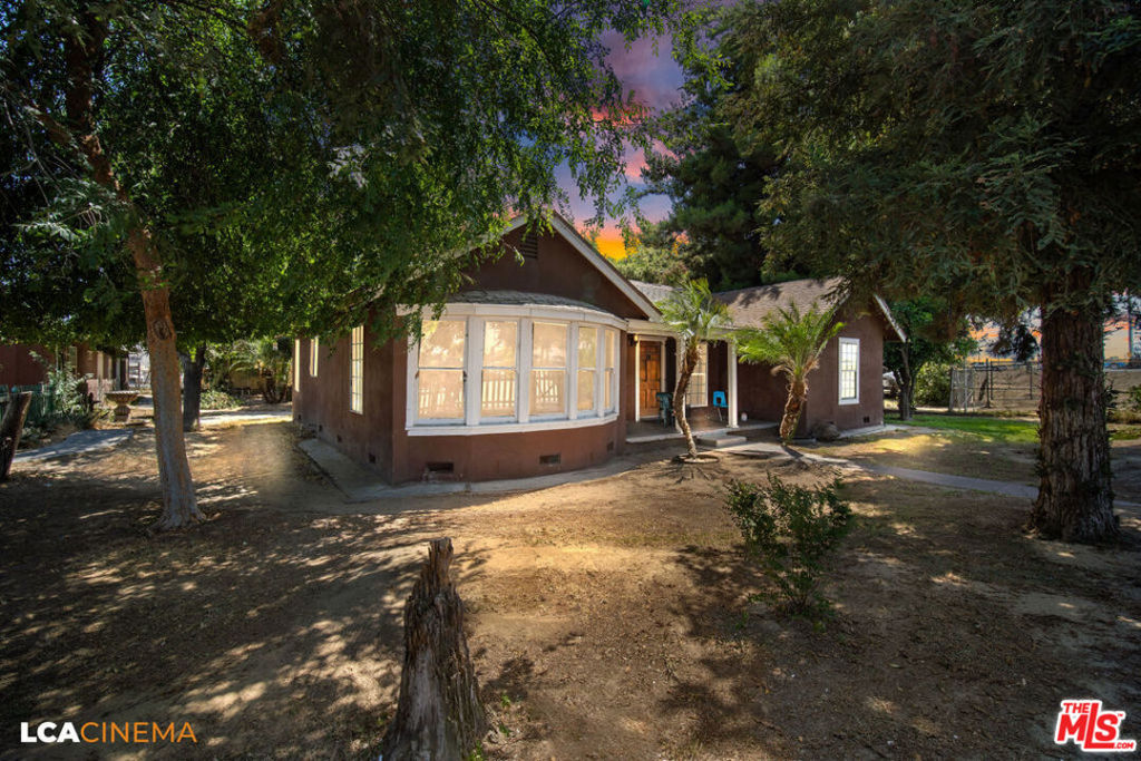 1575 Olive Drive Property Photo 10