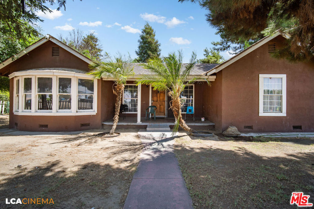 1575 Olive Drive Property Photo 12