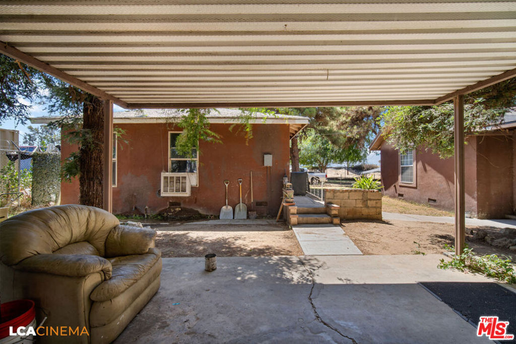 1575 Olive Drive Property Photo 23