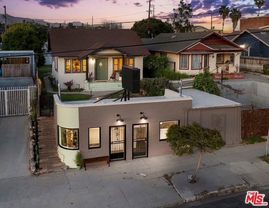 6117 York Boulevard Property Photo 1