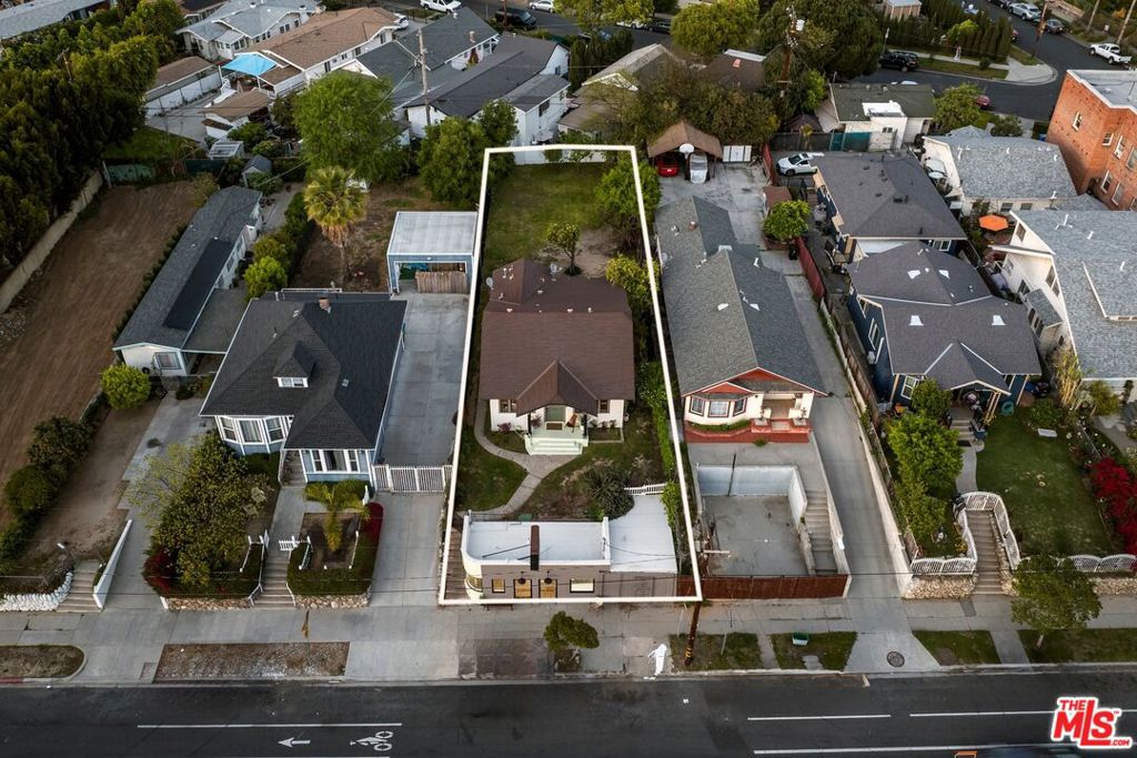6117 York Boulevard Property Photo 3