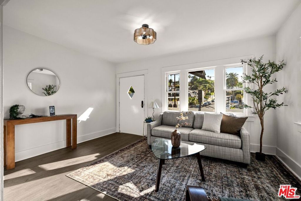 6117 York Boulevard Property Photo 10