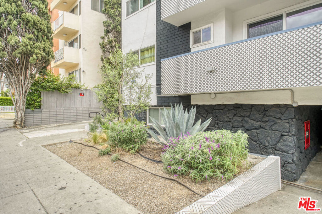 514 S Mariposa Avenue Property Photo 19