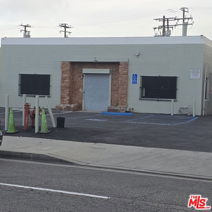 455 E Alondra Boulevard Property Photo 2