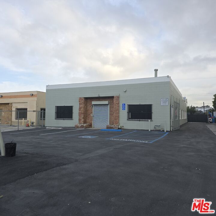 455 E Alondra Boulevard Property Photo 3