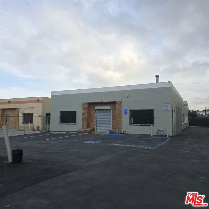 455 E Alondra Boulevard Property Photo 4