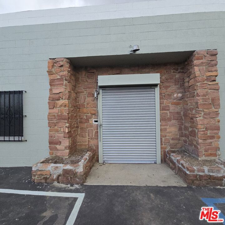 455 E Alondra Boulevard Property Photo 8